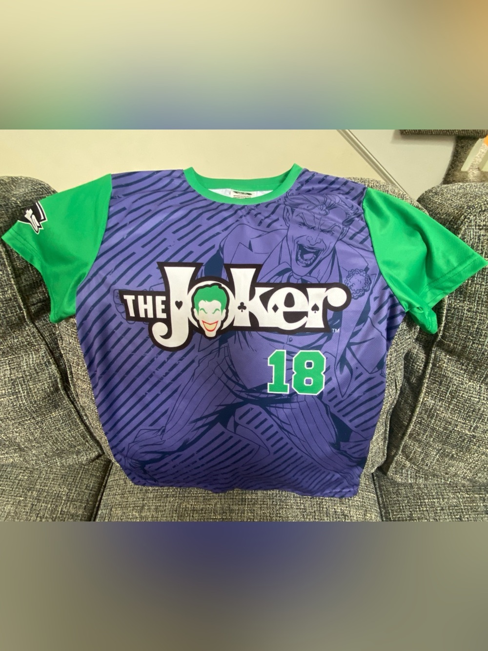 DC Comics The Joker Short Sleeve Shirt, Size Youth X-Large
